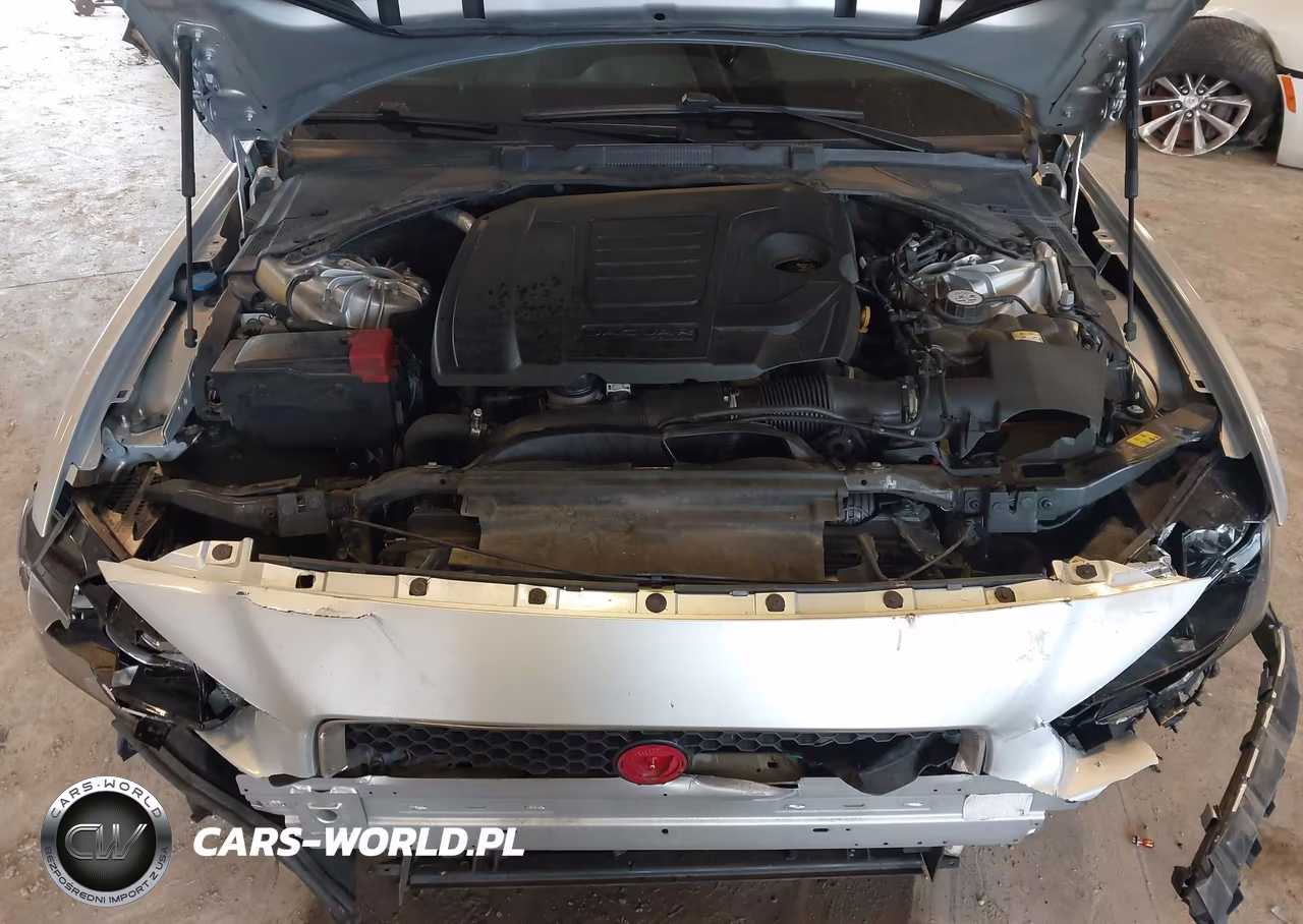 2018 Jaguar Xe 25T Premium VIN:SAJAJ4FX2JCP24853 - 10