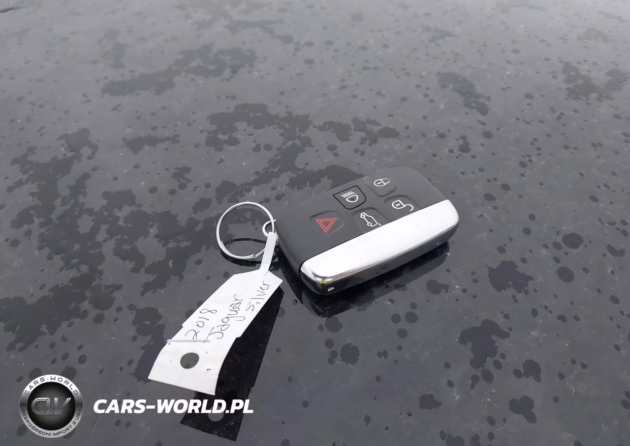 2018 Jaguar Xe 25T Premium VIN:SAJAJ4FX2JCP24853 - 11