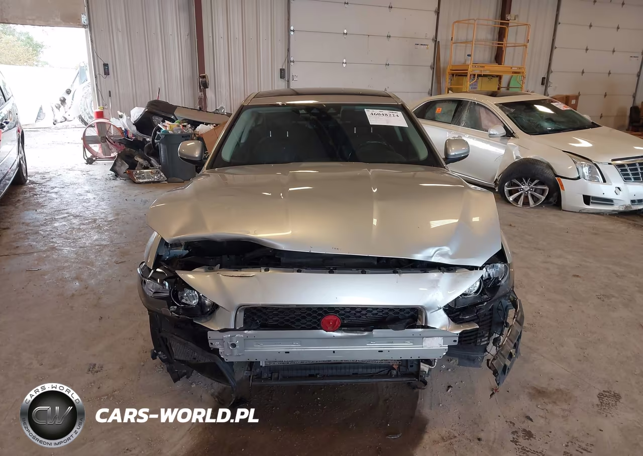 2018 Jaguar Xe 25T Premium VIN:SAJAJ4FX2JCP24853 - 12