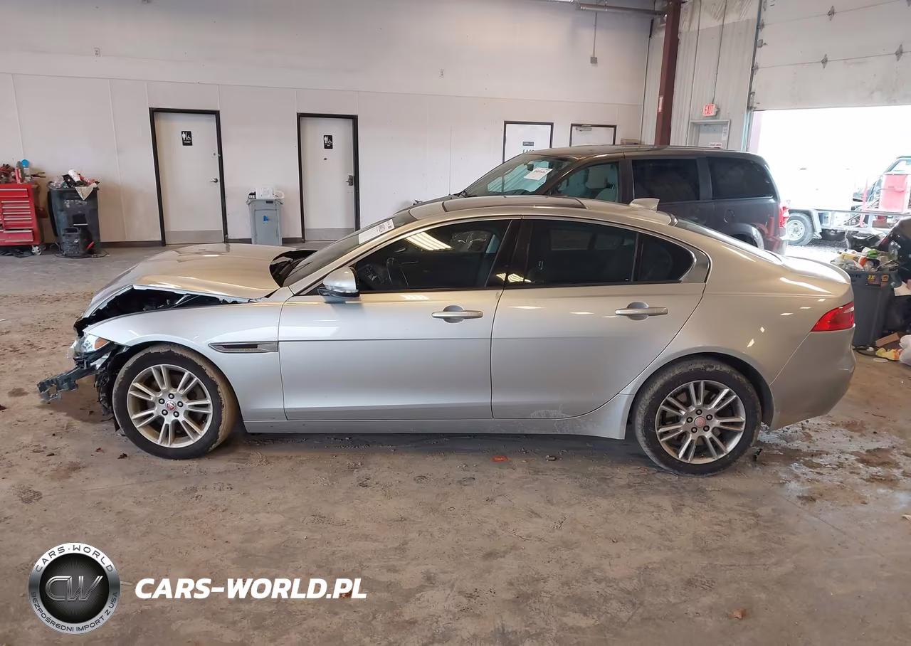 2018 Jaguar Xe 25T Premium VIN:SAJAJ4FX2JCP24853 - 14