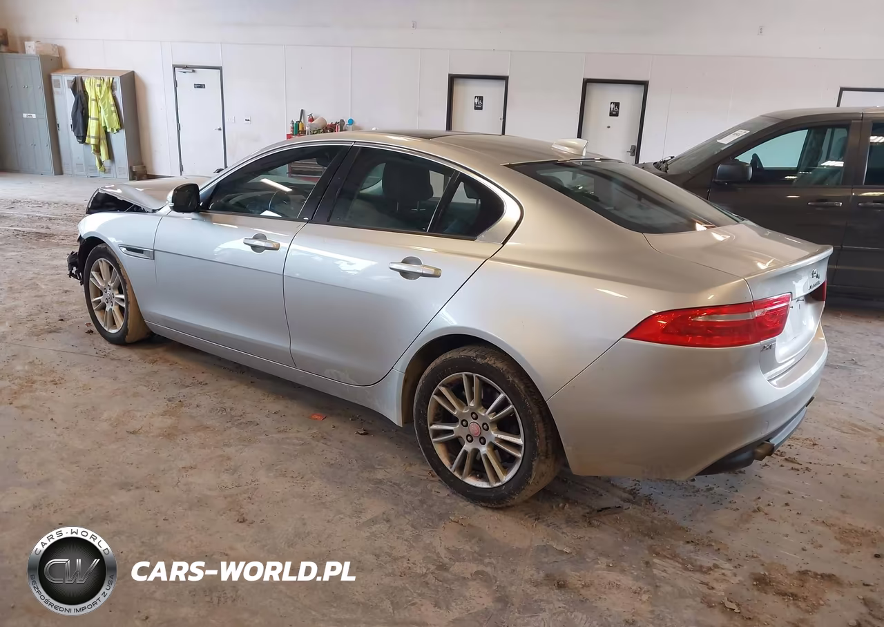2018 Jaguar Xe 25T Premium VIN:SAJAJ4FX2JCP24853 - 3