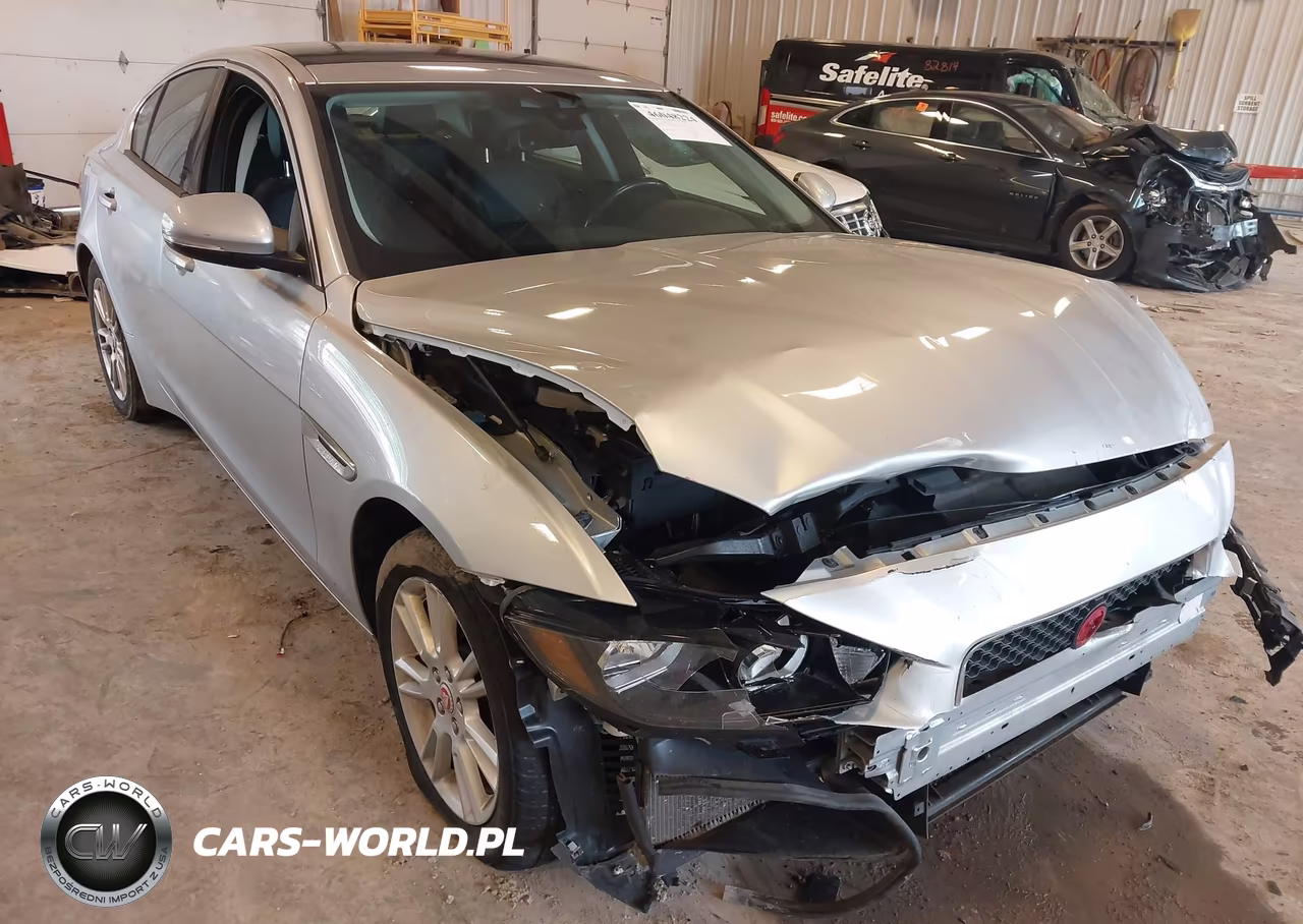 2018 Jaguar Xe 25T Premium VIN:SAJAJ4FX2JCP24853 - 6