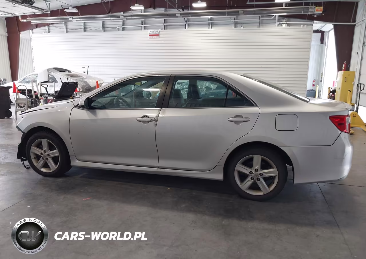 2013 Toyota Camry Se VIN:4T1BF1FK0DU680952 - 15