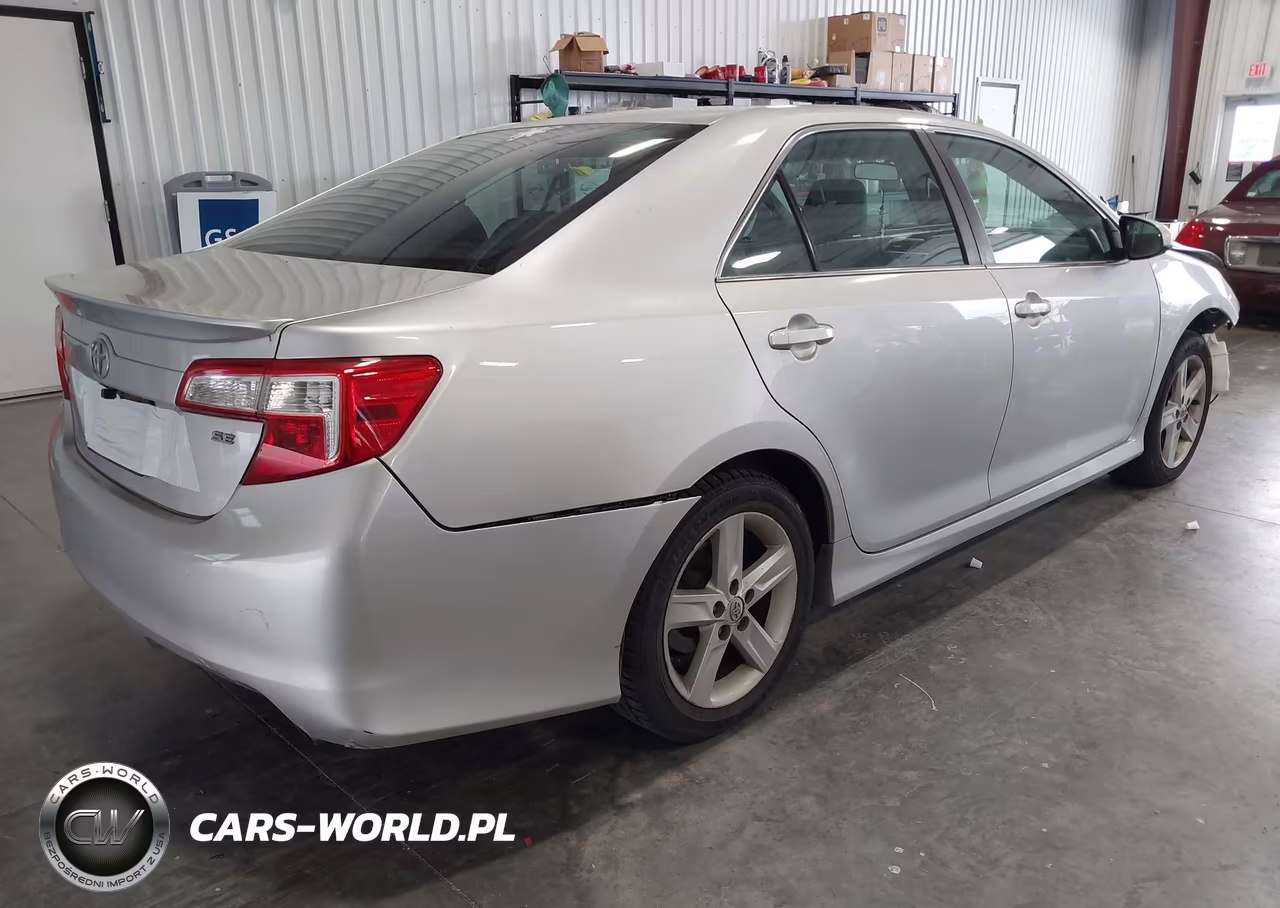 2013 Toyota Camry Se VIN:4T1BF1FK0DU680952 - 4