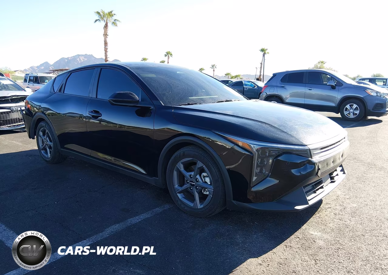 2025 Kia K4 Lxs VIN:3KPFT4DE5SE033018 - 1