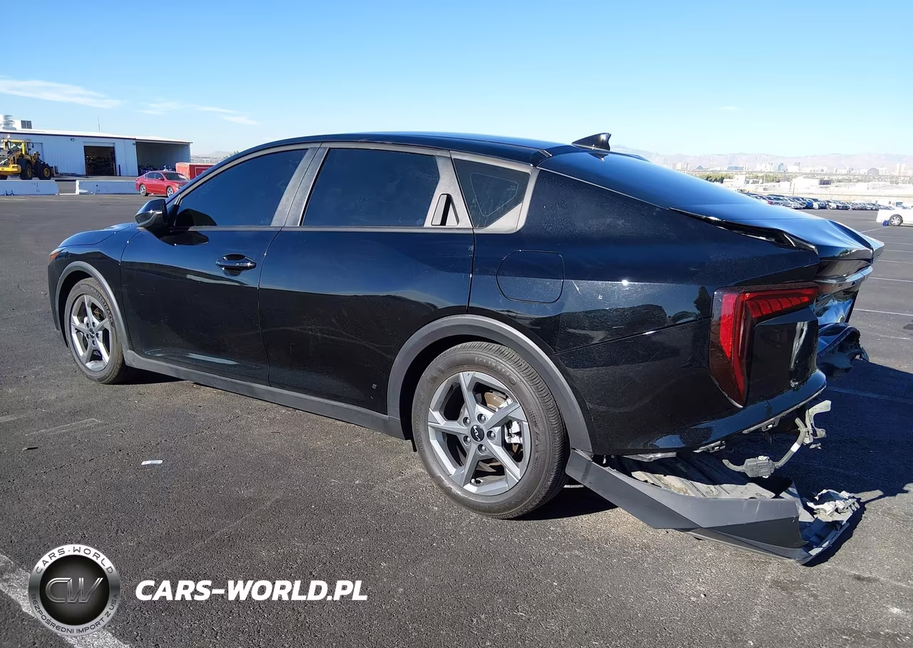 2025 Kia K4 Lxs VIN:3KPFT4DE5SE033018 - 3