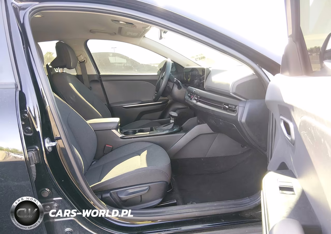 2025 Kia K4 Lxs VIN:3KPFT4DE5SE033018 - 5