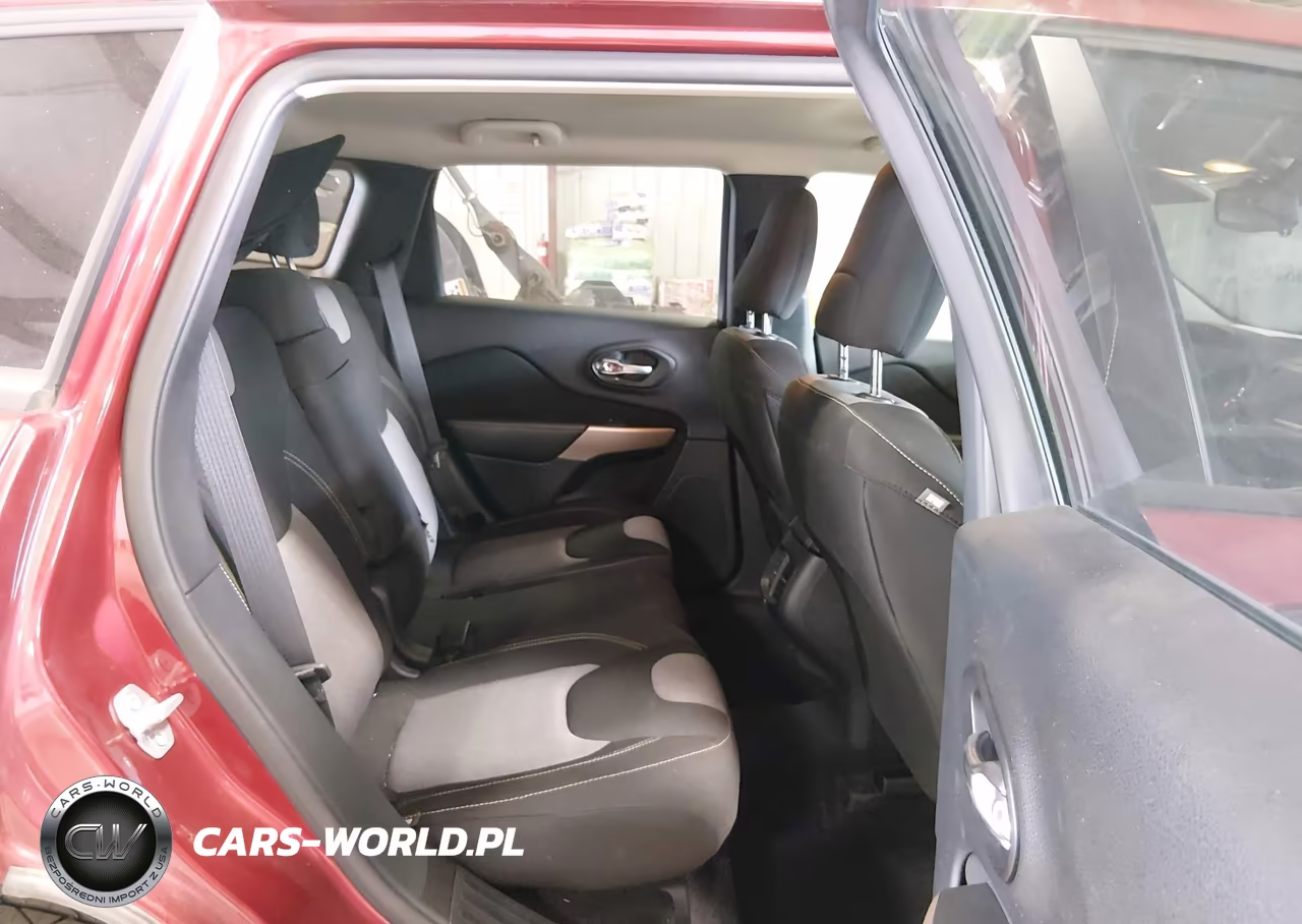 2017 Jeep Cherokee Sport 4X4 VIN:1C4PJMAB2HD225060 - 8