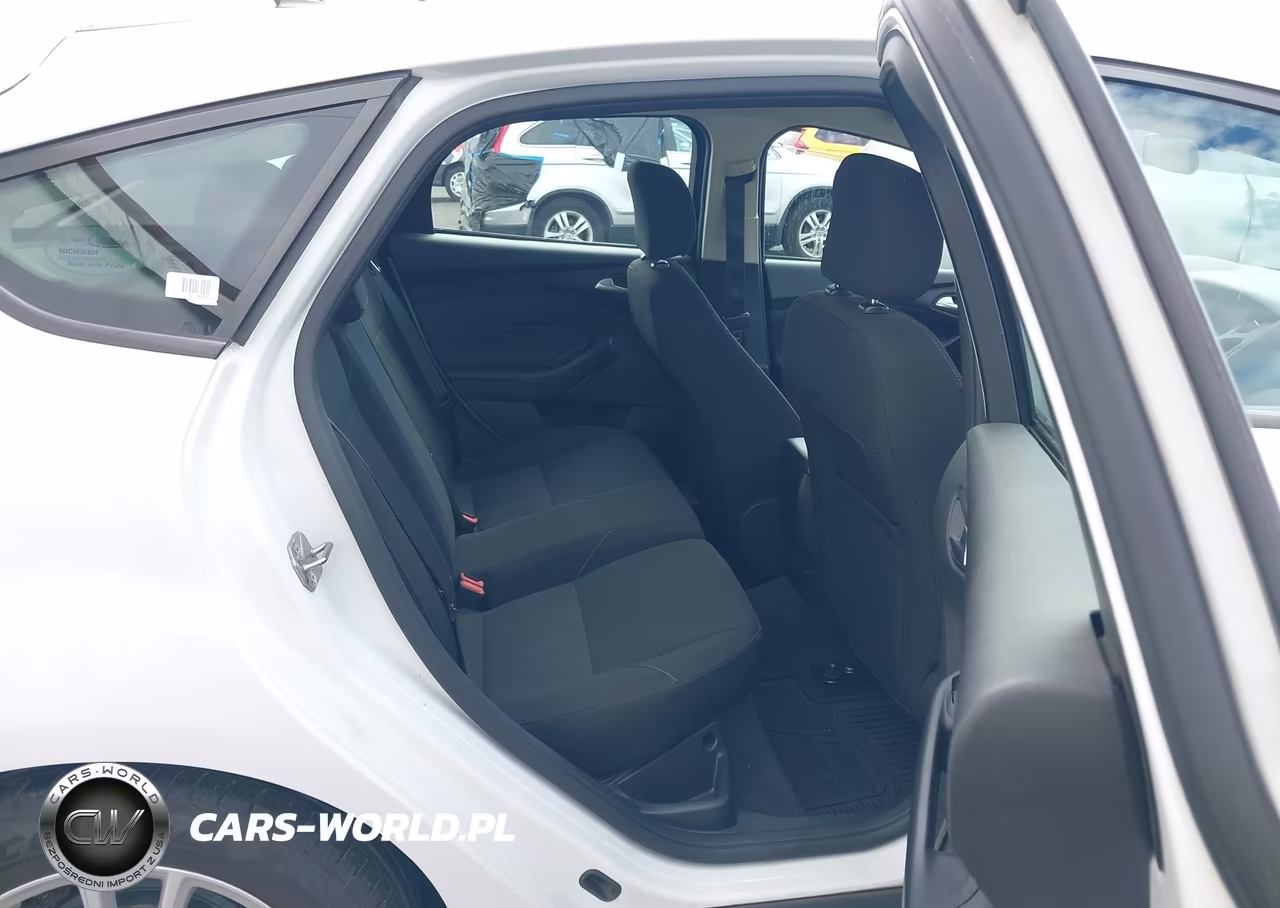 2015 Ford Focus Se VIN:1FADP3K20FL307159 - 8