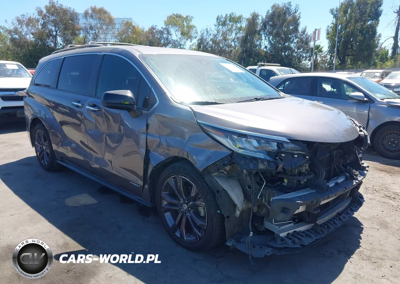 2021 Toyota Sienna Xse