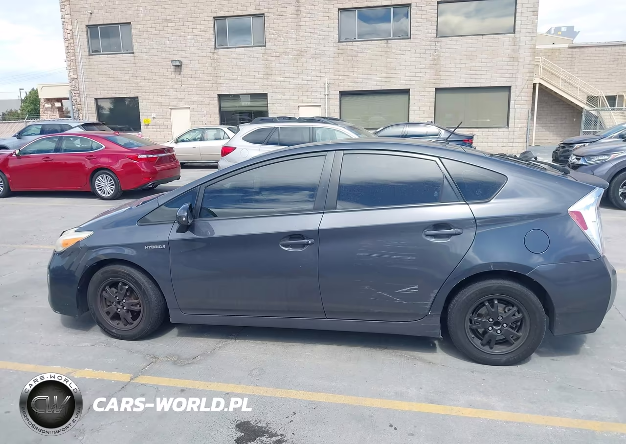 2013 Toyota Prius Three VIN:JTDKN3DU6D5600345 - 15