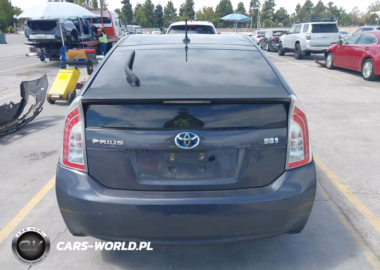 2013 Toyota Prius Three VIN:JTDKN3DU6D5600345 - 17
