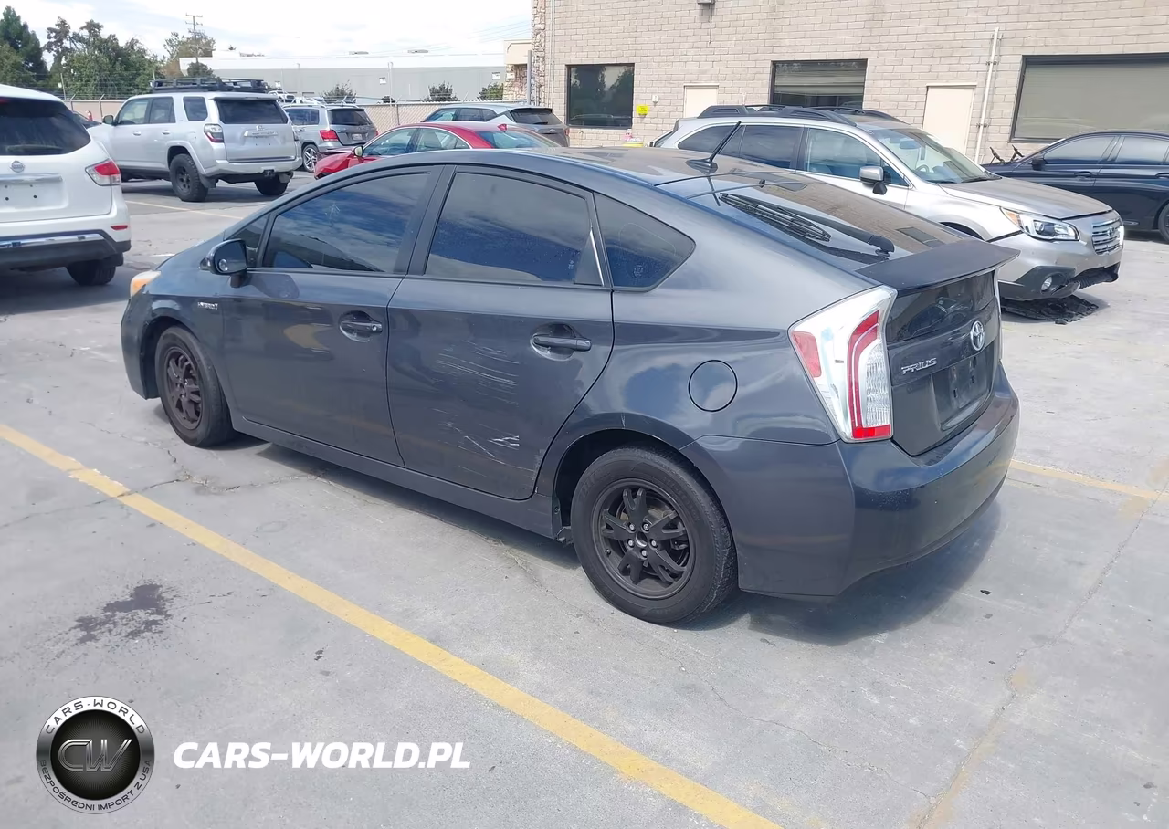 2013 Toyota Prius Three VIN:JTDKN3DU6D5600345 - 3