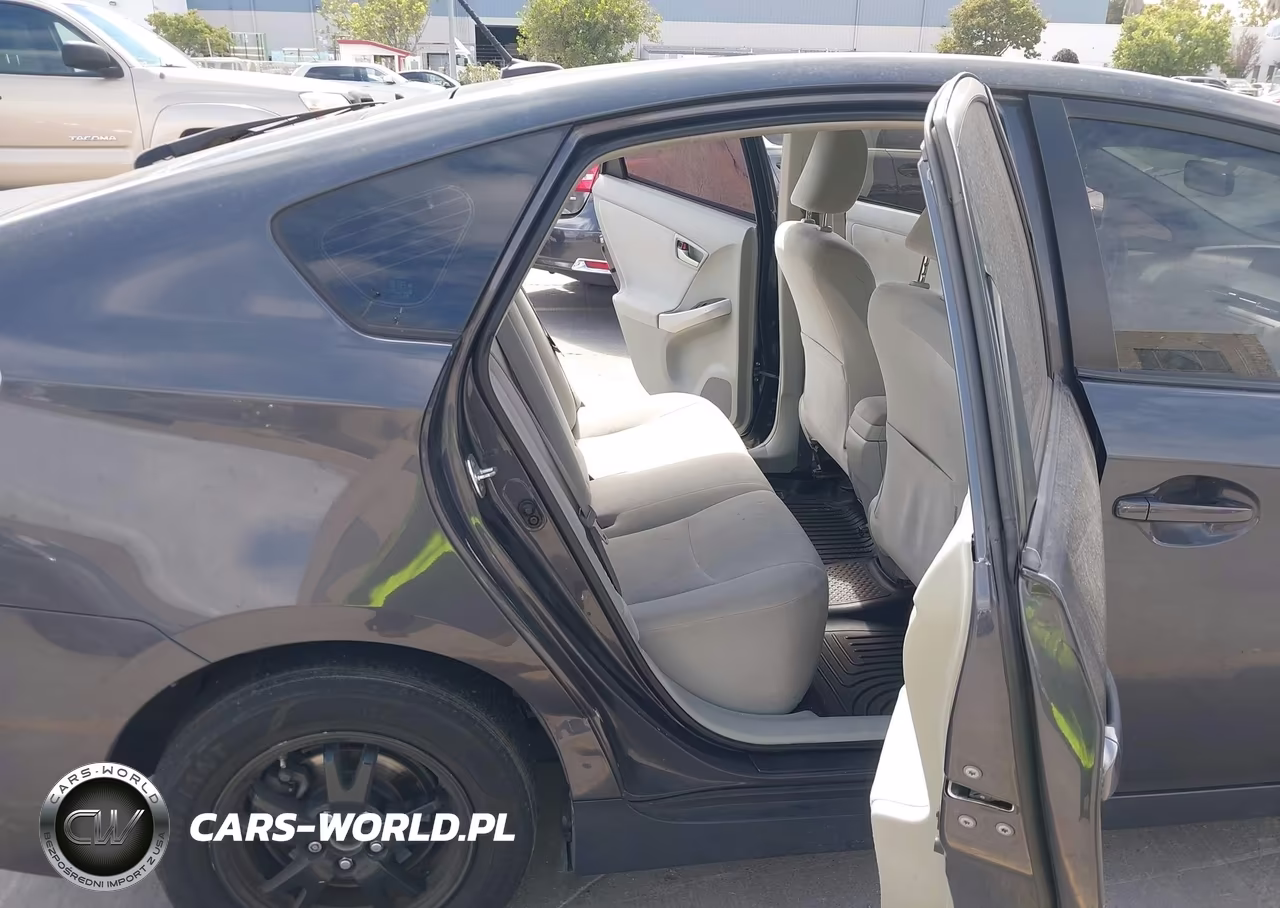 2013 Toyota Prius Three VIN:JTDKN3DU6D5600345 - 8