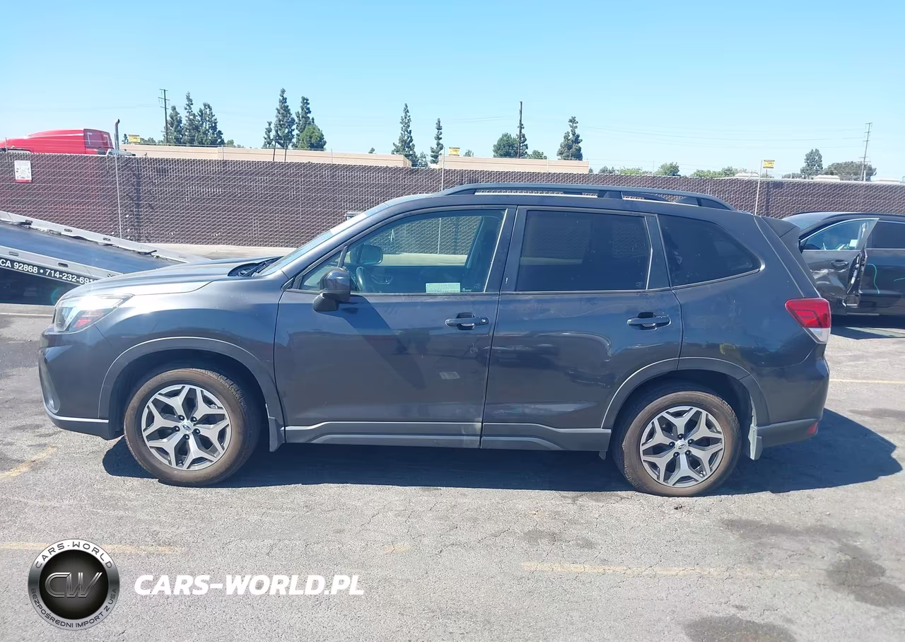 2019 Subaru Forester Premium VIN:JF2SKAGC6KH586556 - 14