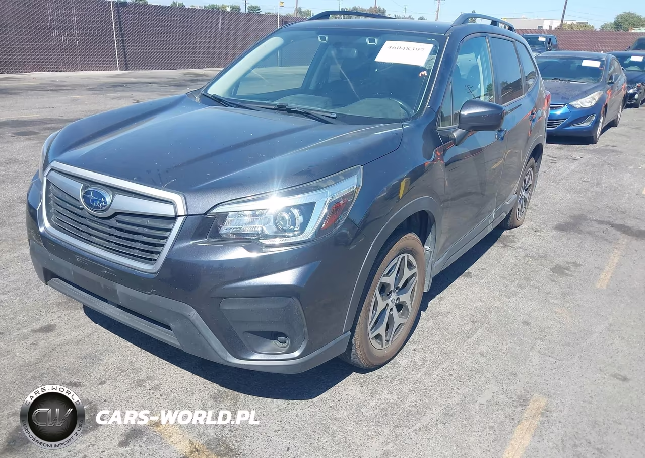 2019 Subaru Forester Premium VIN:JF2SKAGC6KH586556 - 2