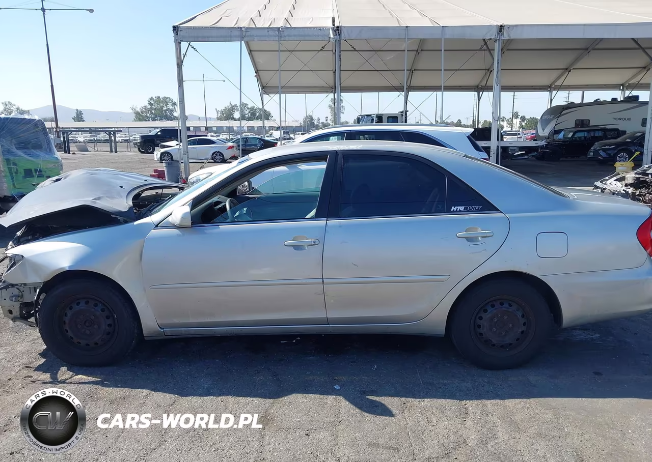 2004 Toyota Camry Le VIN:4T1BE32KX4U847550 - 14