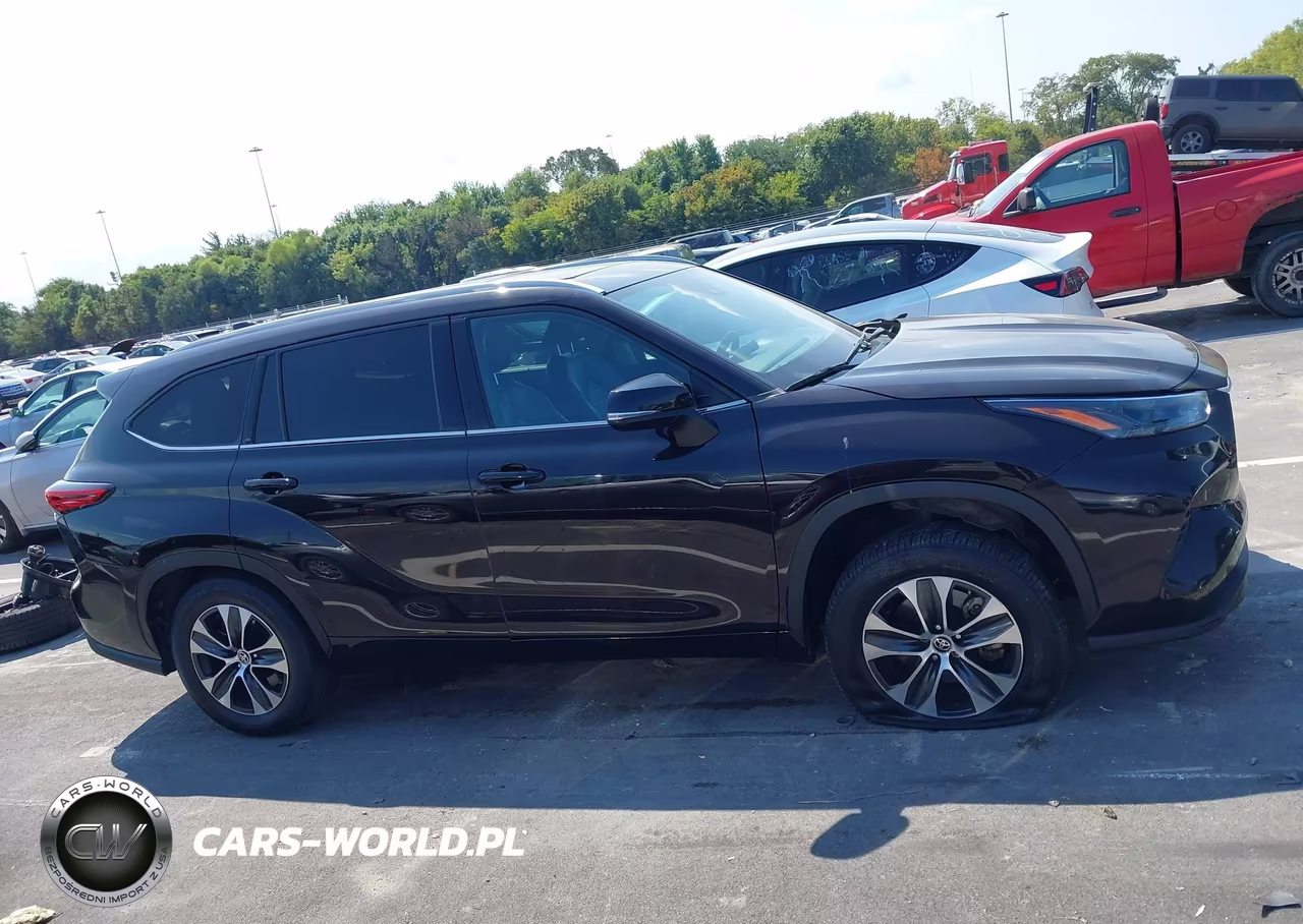 2022 Toyota Highlander Xle VIN:5TDGZRAH1NS092902 - 14