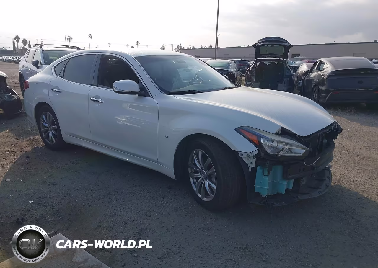 2016 Infiniti Q70 3.7