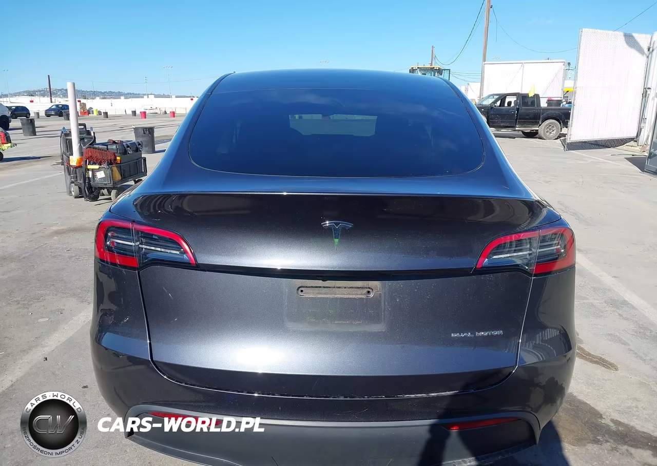 2024 Tesla Model Y Long Range Dual Motor All-Wheel Drive VIN:7SAYGDEE9RA239149 - 17