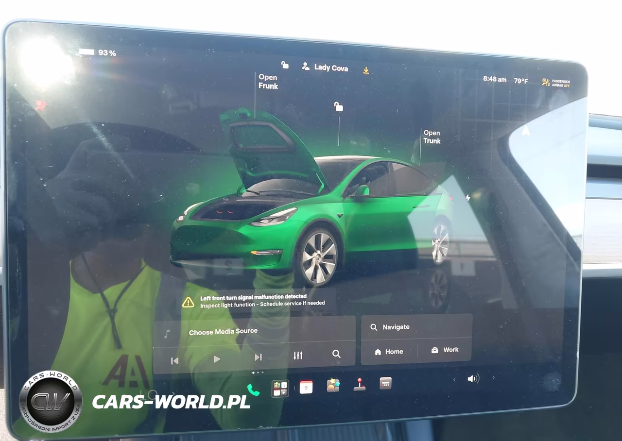 2024 Tesla Model Y Long Range Dual Motor All-Wheel Drive VIN:7SAYGDEE9RA239149 - 19