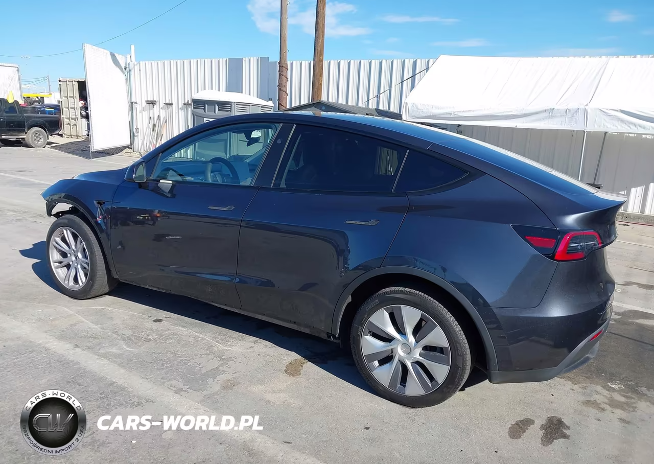 2024 Tesla Model Y Long Range Dual Motor All-Wheel Drive VIN:7SAYGDEE9RA239149 - 3