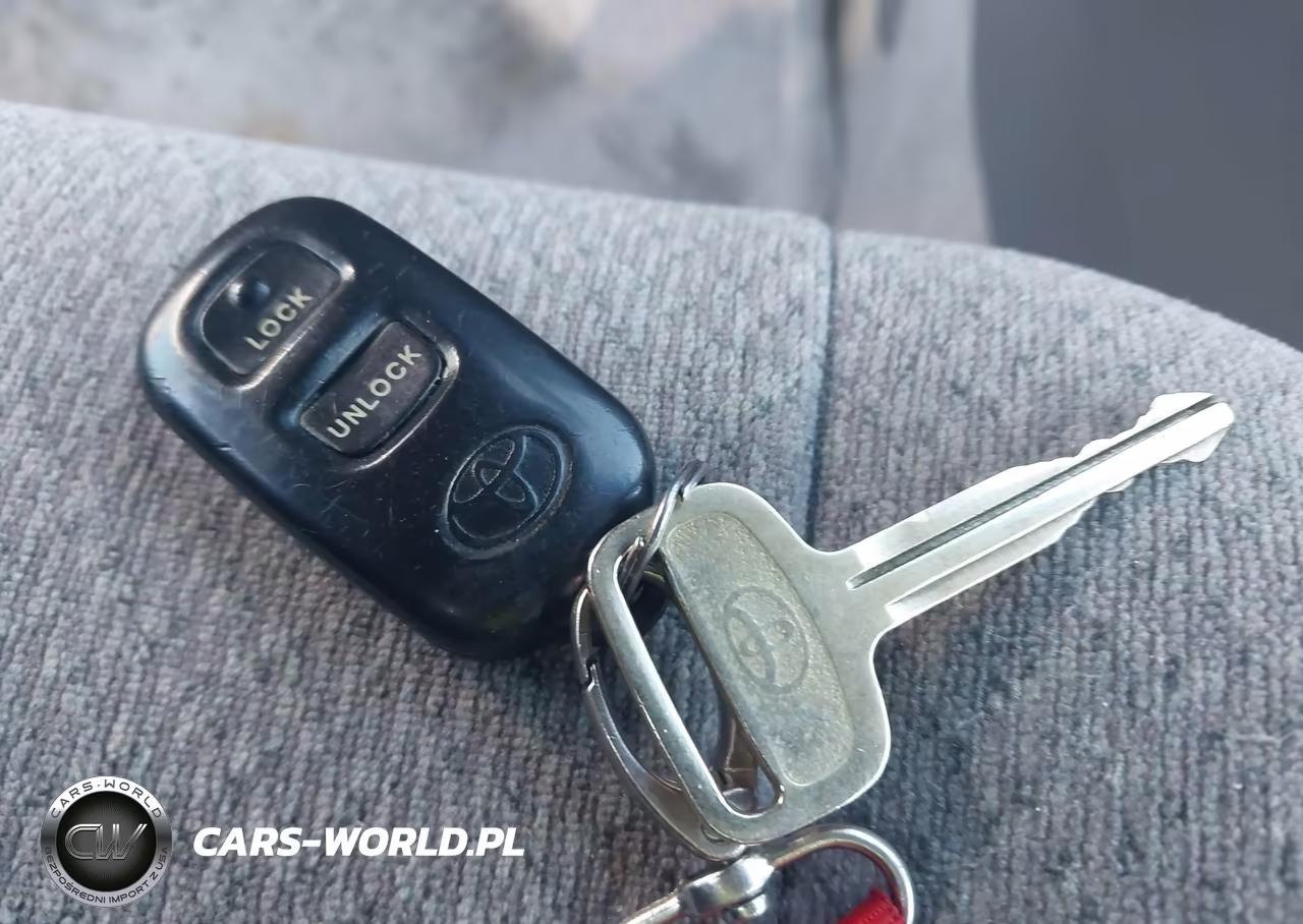 2000 Toyota Camry Le VIN:JT2BG28K5Y0431329 - 11