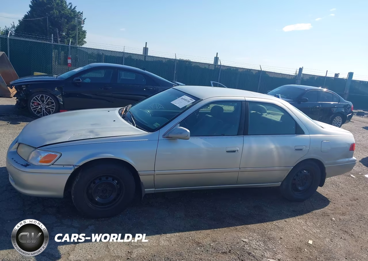 2000 Toyota Camry Le VIN:JT2BG28K5Y0431329 - 14