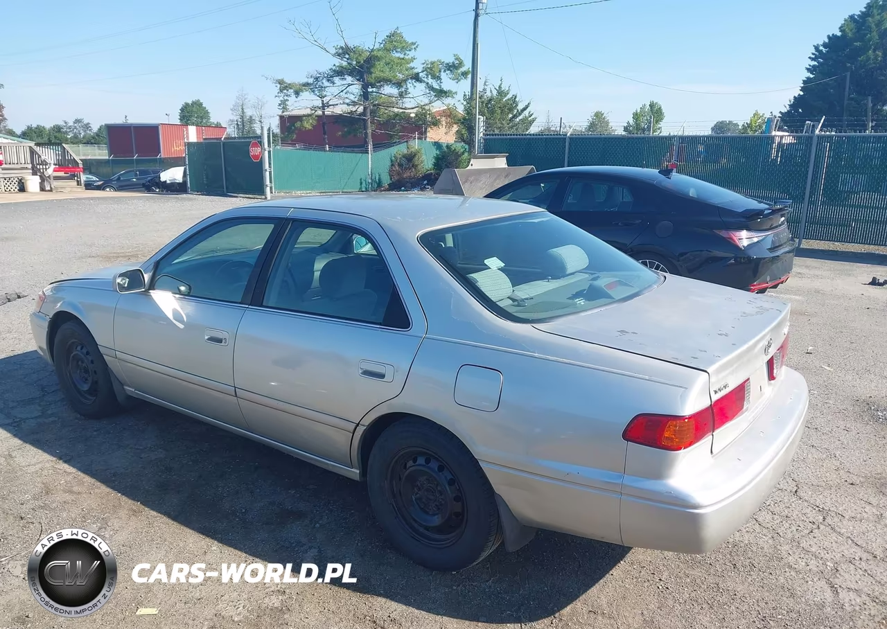 2000 Toyota Camry Le VIN:JT2BG28K5Y0431329 - 3