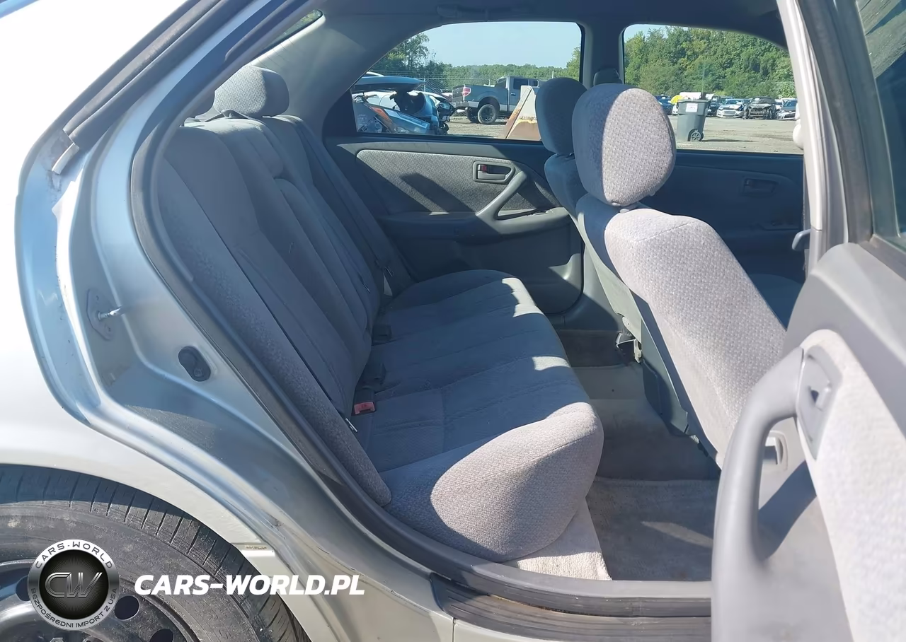 2000 Toyota Camry Le VIN:JT2BG28K5Y0431329 - 8