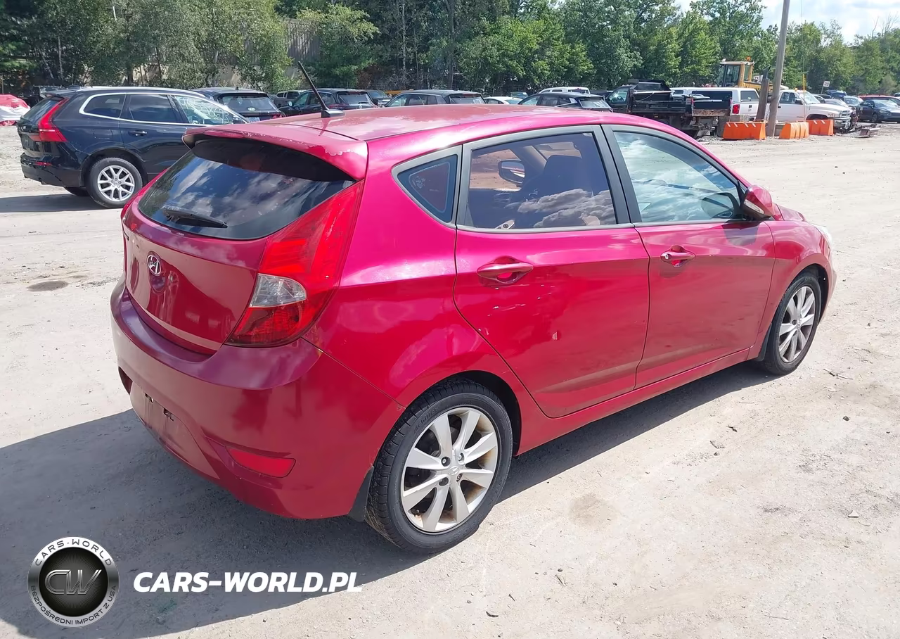 2013 Hyundai Accent Se VIN:KMHCU5AE5DU075103 - 4