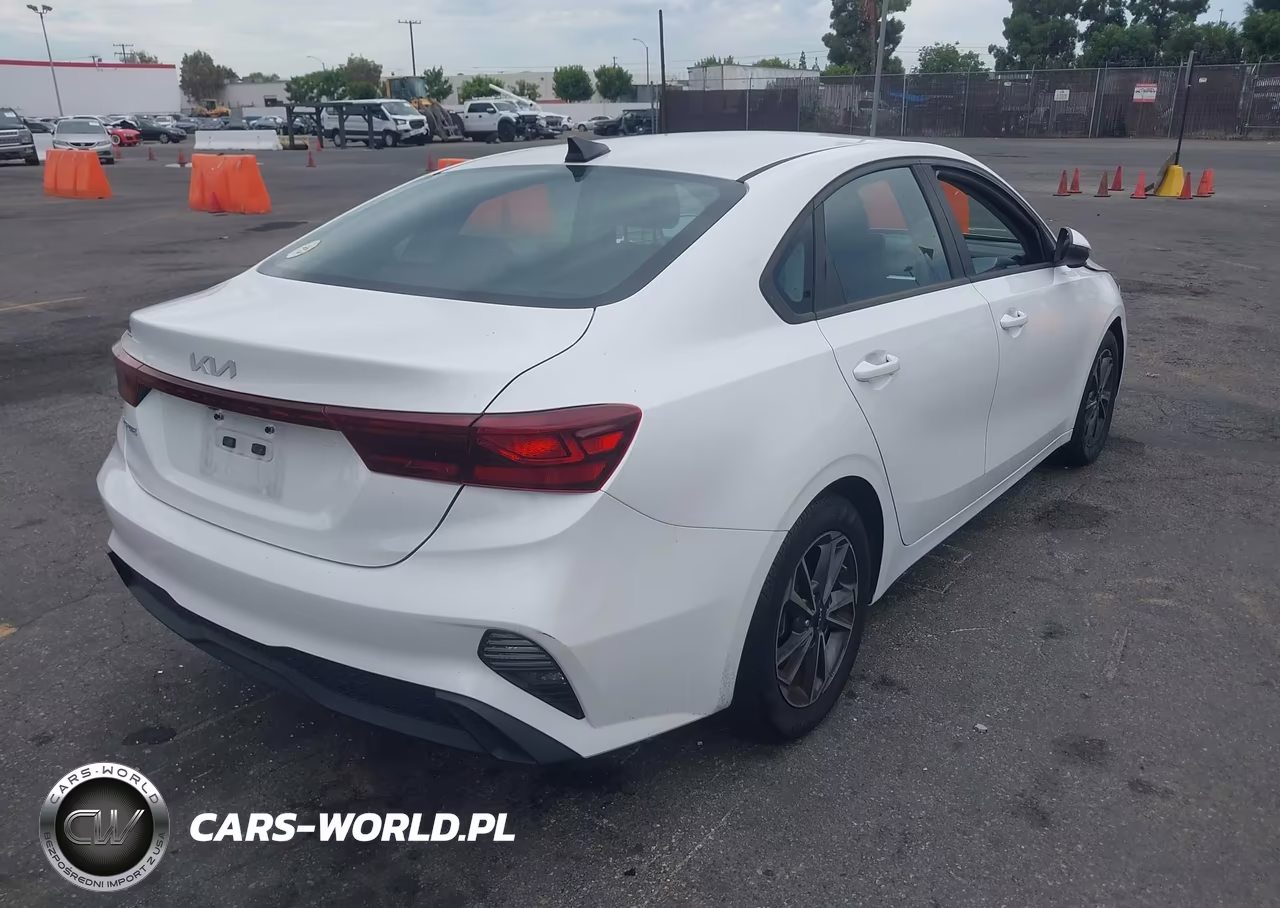 2022 Kia Forte Lxs VIN:3KPF24ADXNE433420 - 4