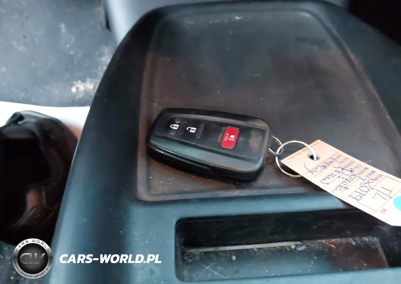 2019 Toyota Prius Le VIN:JTDKARFU0K3084634 - 11