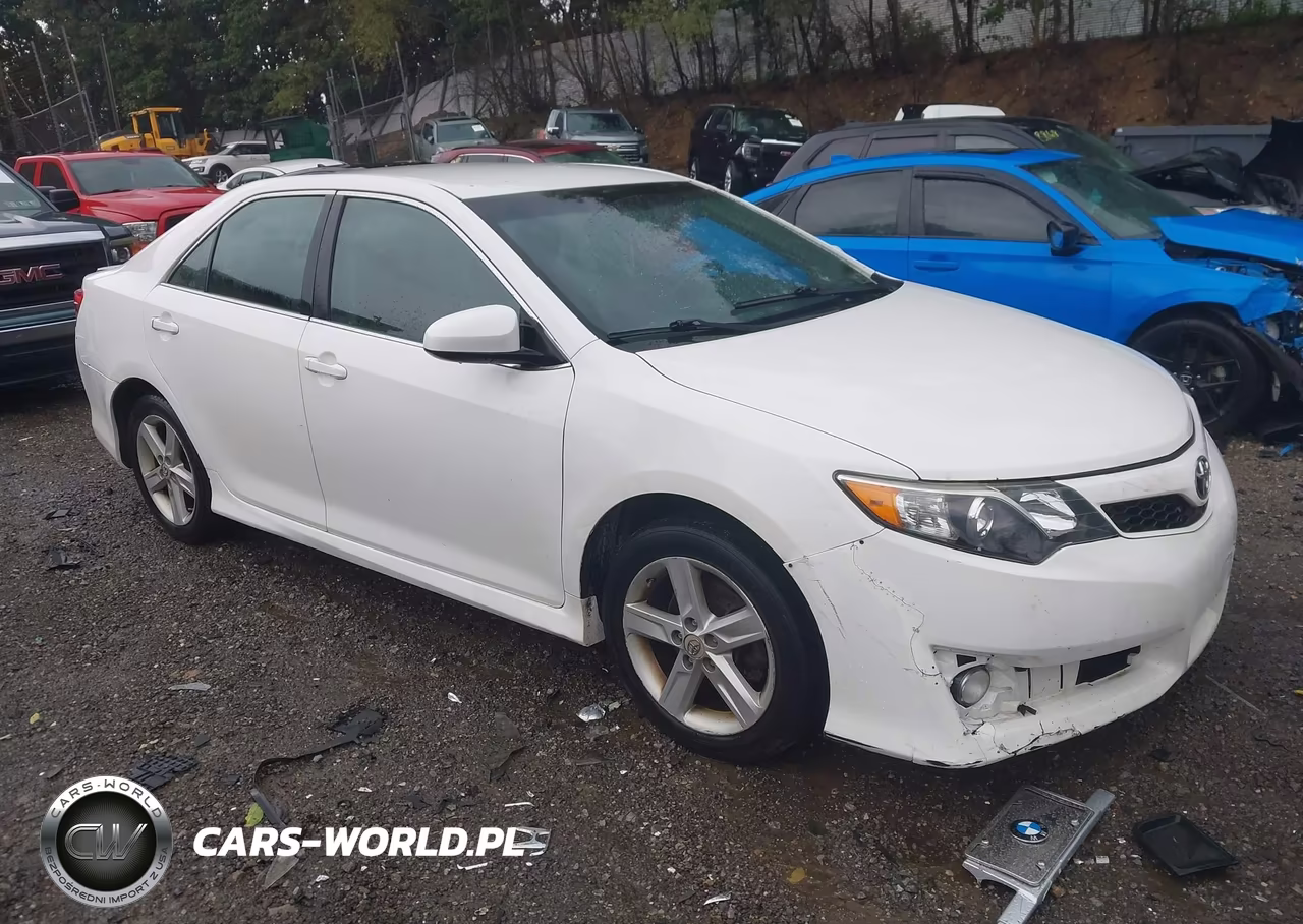 2012 Toyota Camry Se – zdjęcie 1 z 17