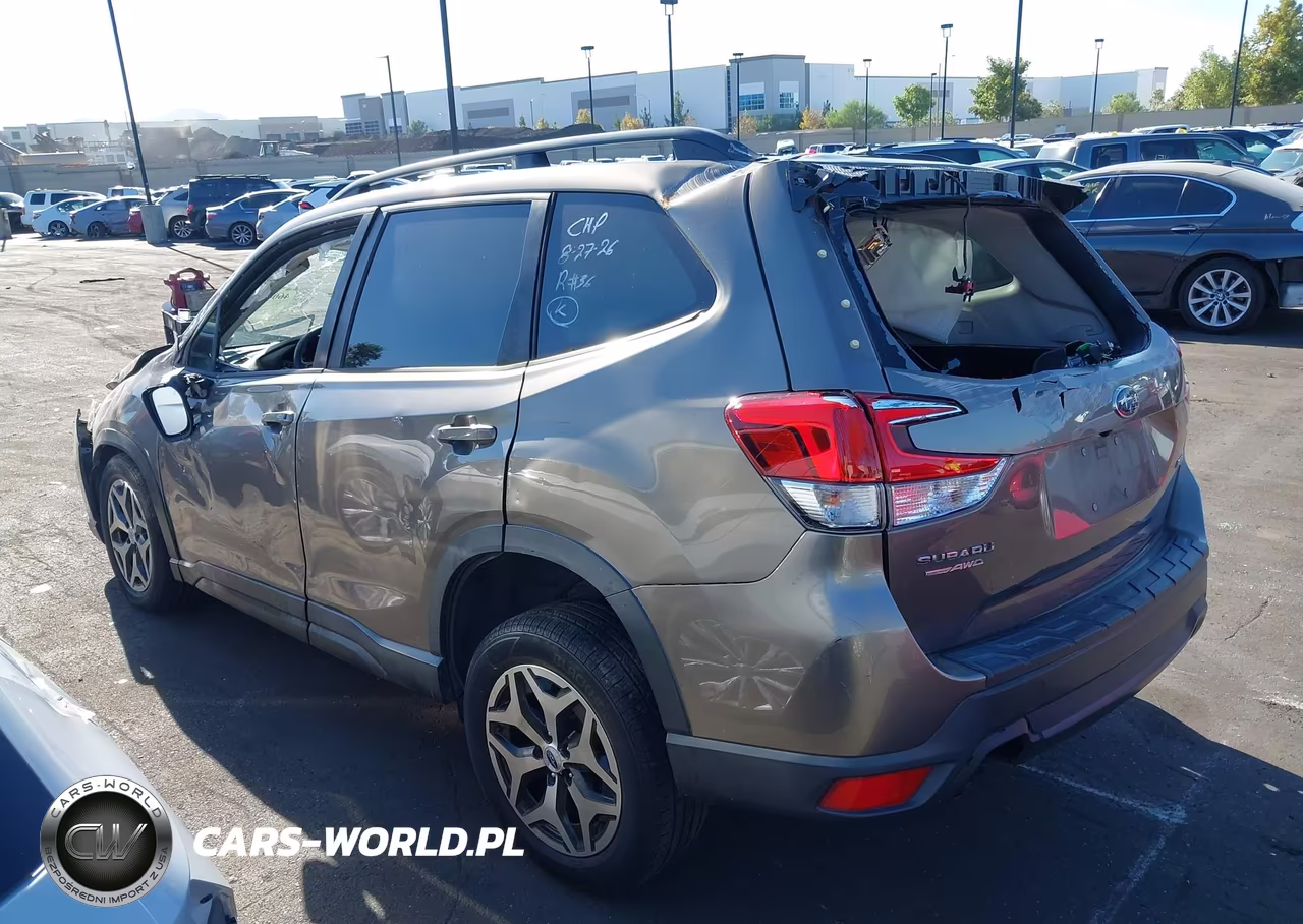 2020 Subaru Forester Premium VIN:JF2SKAJC1LH437496 - 3