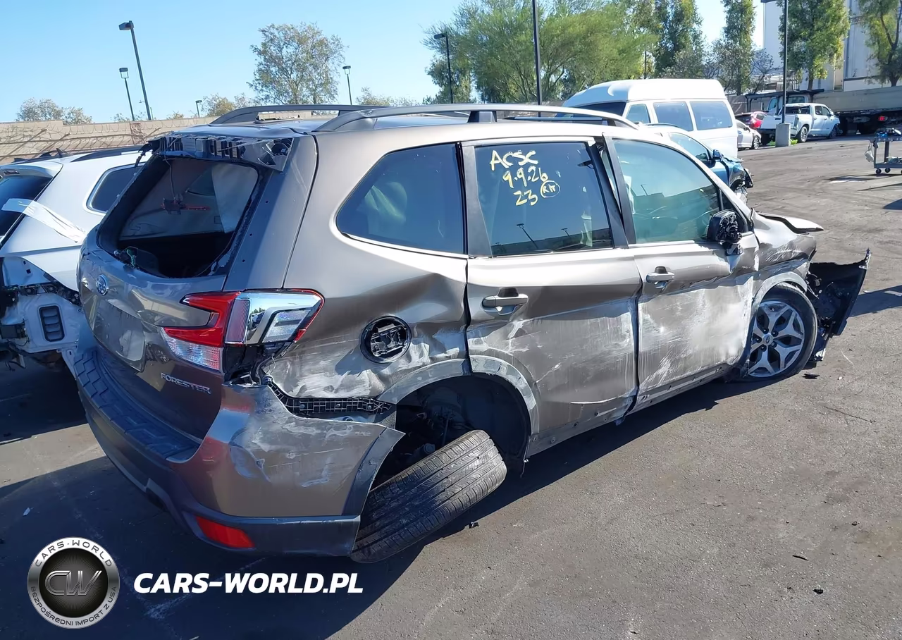 2020 Subaru Forester Premium VIN:JF2SKAJC1LH437496 - 4