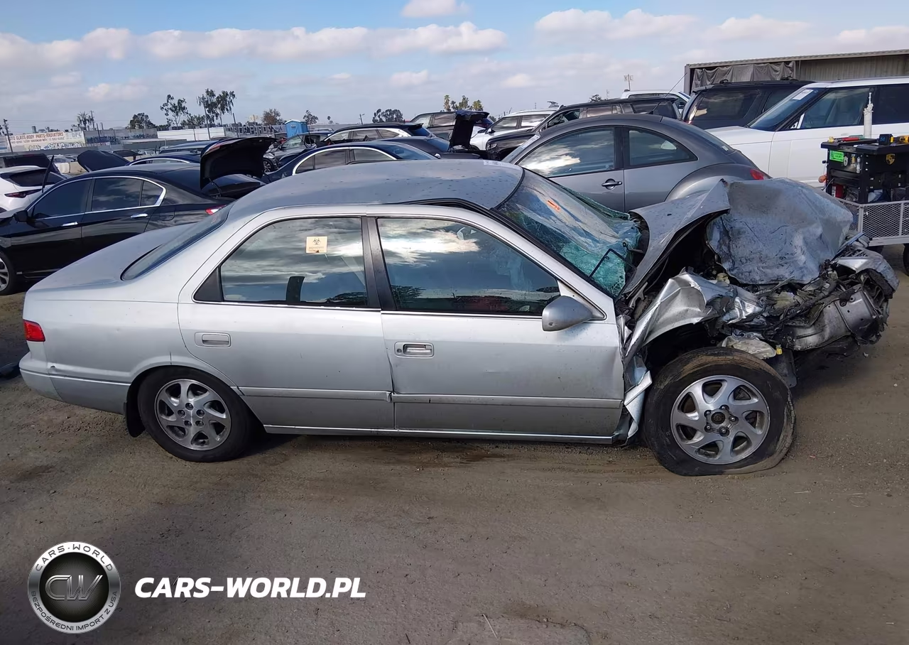 2000 Toyota Camry Le VIN:4T1BG22K6YU002852 - 12