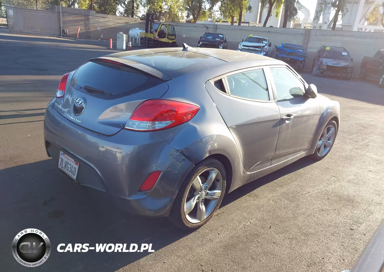 2015 Hyundai Veloster VIN:KMHTC6ADXFU243644 - 4