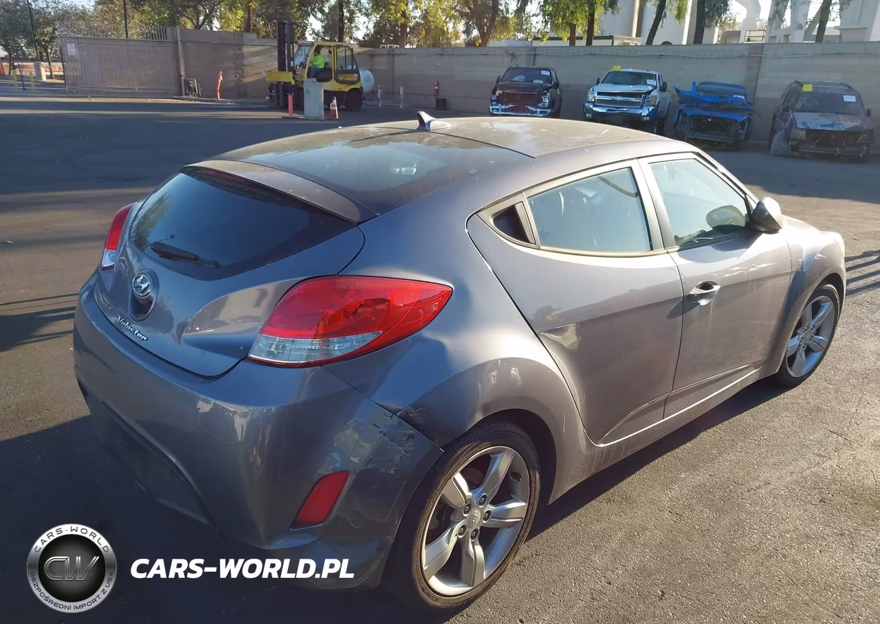 2015 Hyundai Veloster VIN:KMHTC6ADXFU243644 - 6