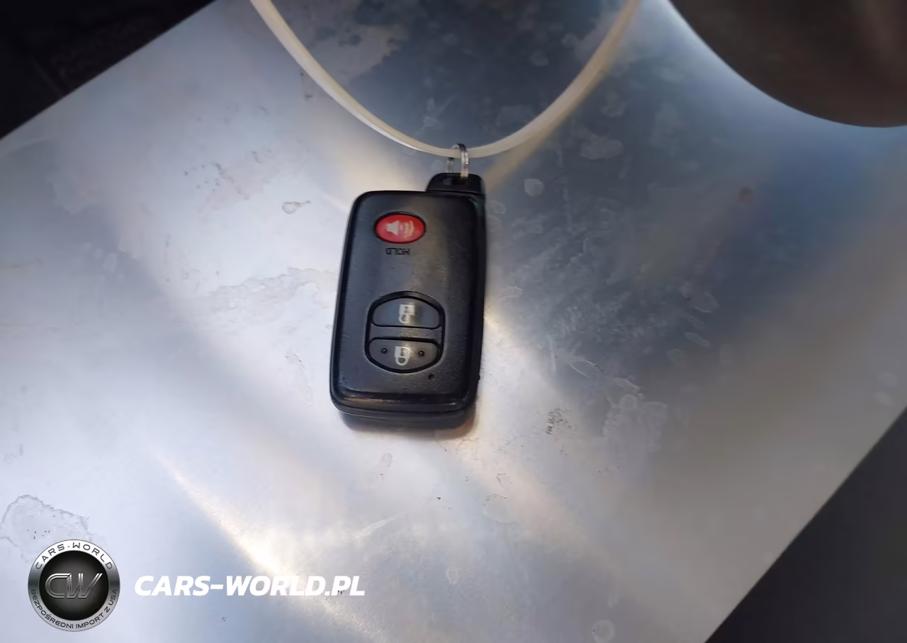 2013 Toyota Prius Two VIN:JTDKN3DU7D5602590 - 11
