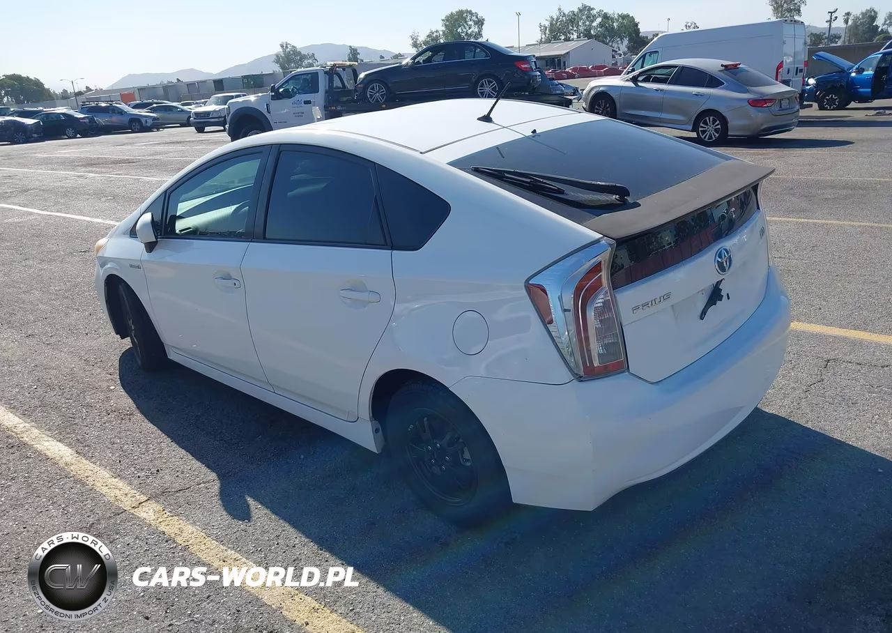 2013 Toyota Prius Two VIN:JTDKN3DU7D5602590 - 3