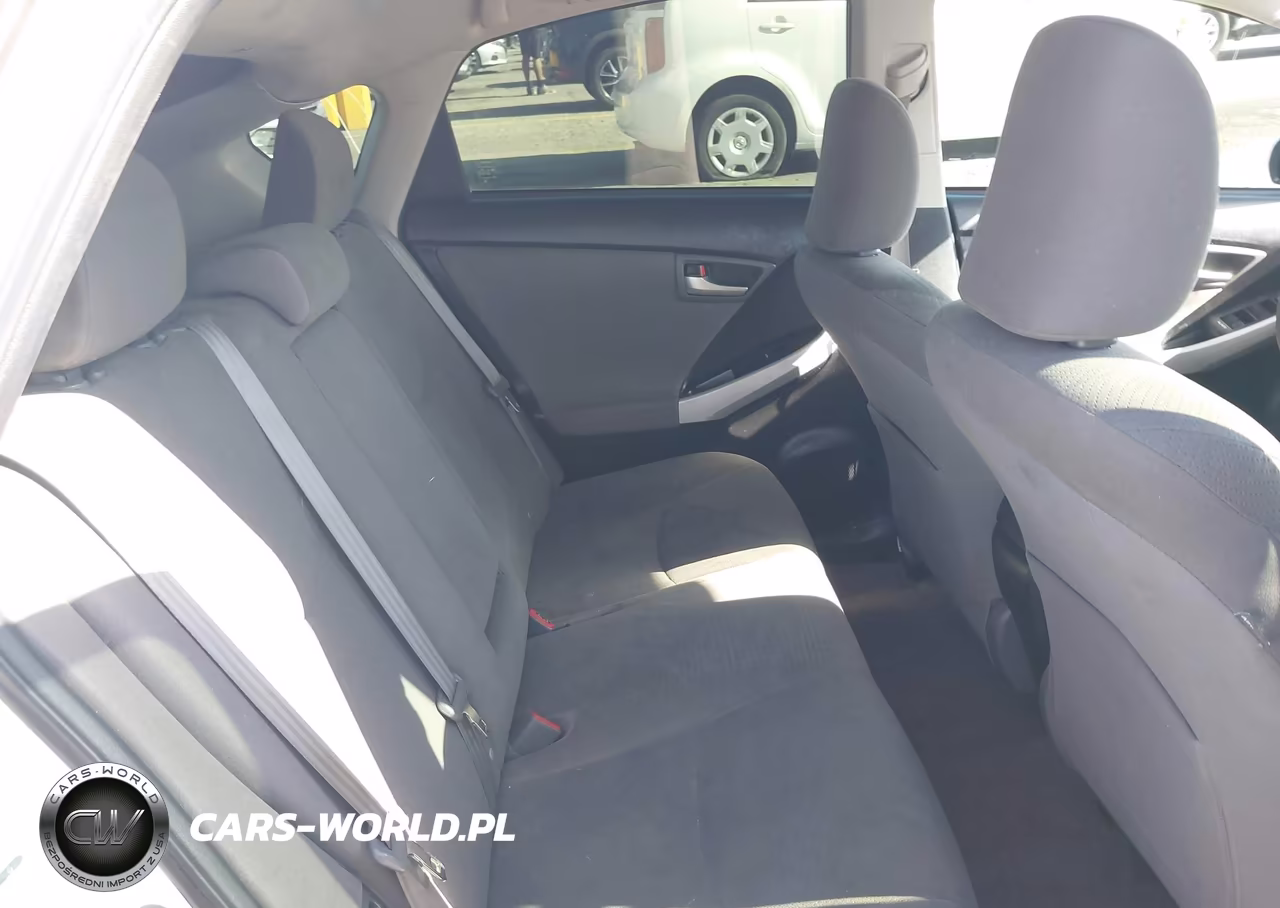 2013 Toyota Prius Two VIN:JTDKN3DU7D5602590 - 8