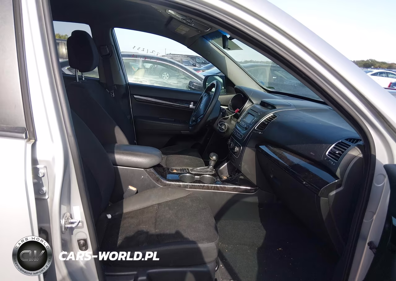 2014 Kia Sorento Lx VIN:5XYKT3A68EG520260 - 5