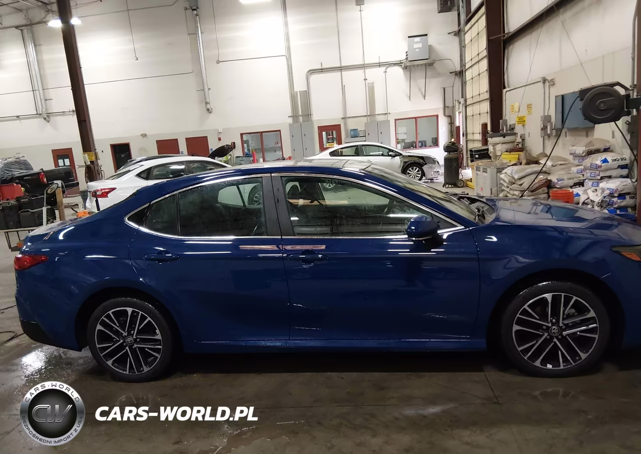 2025 Toyota Camry Xle VIN:4T1DBADK8SU026771 - 13
