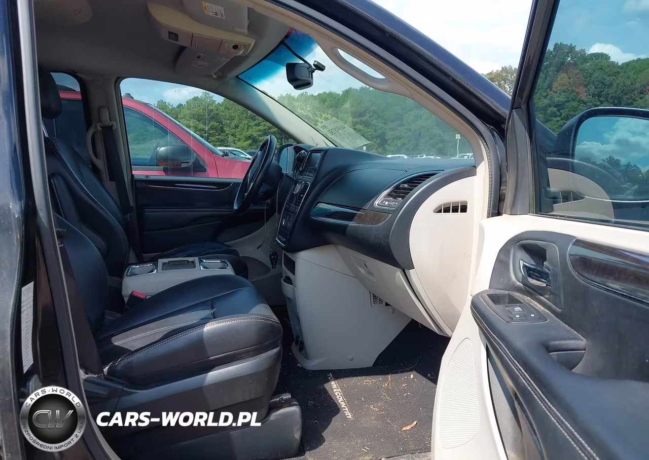 2012 Chrysler Town & Country Touring VIN:2C4RC1BG5CR344304 - 5