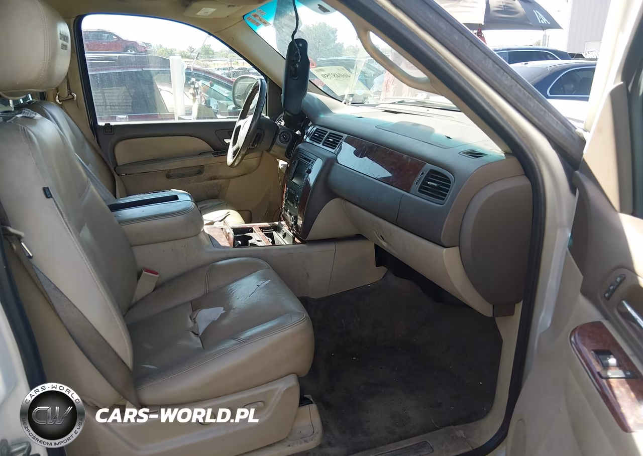 2010 Chevrolet Suburban 1500 Ltz VIN:1GNUKKE37AR275279 - 5