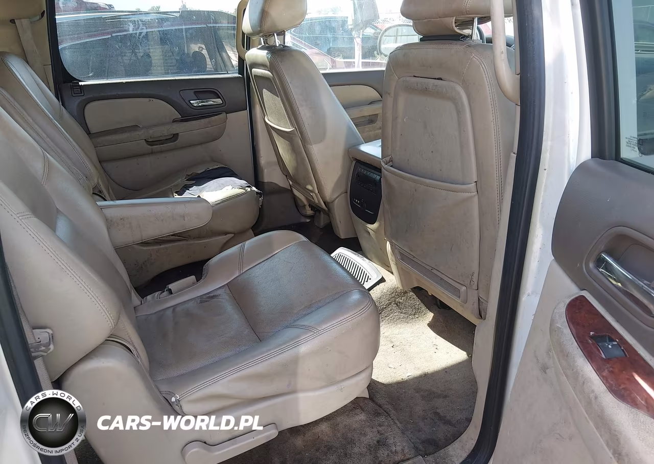 2010 Chevrolet Suburban 1500 Ltz VIN:1GNUKKE37AR275279 - 8