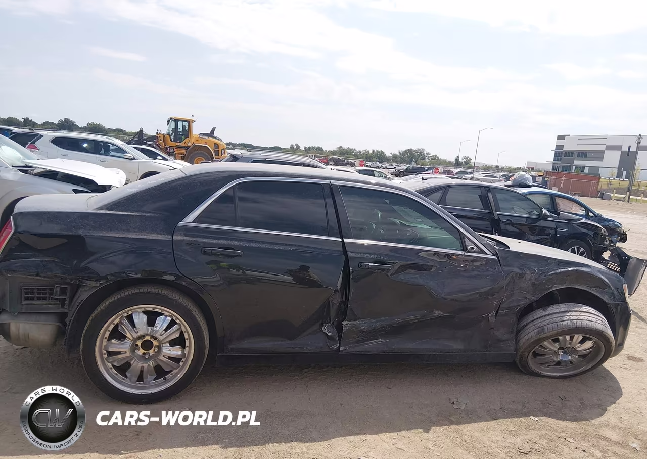 2014 Chrysler 300 VIN:2C3CCAAG5EH119546 - 13
