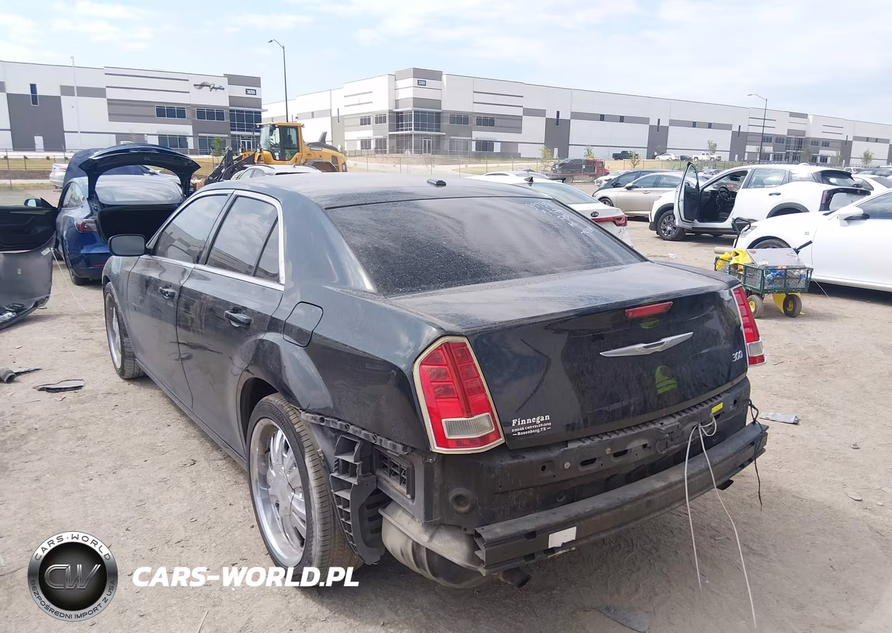 2014 Chrysler 300 VIN:2C3CCAAG5EH119546 - 3
