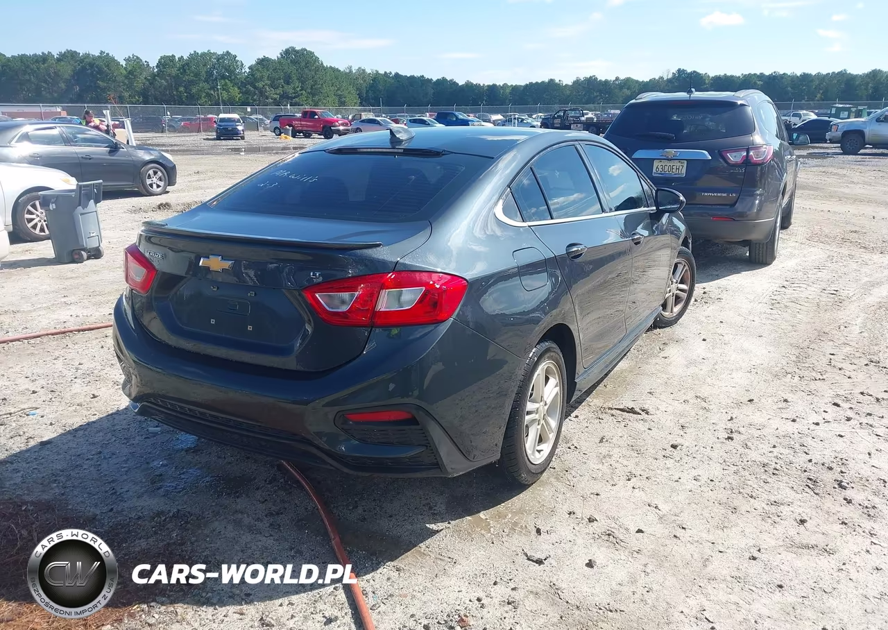 2017 Chevrolet Cruze Lt Auto VIN:1G1BE5SM5H7137308 - 4